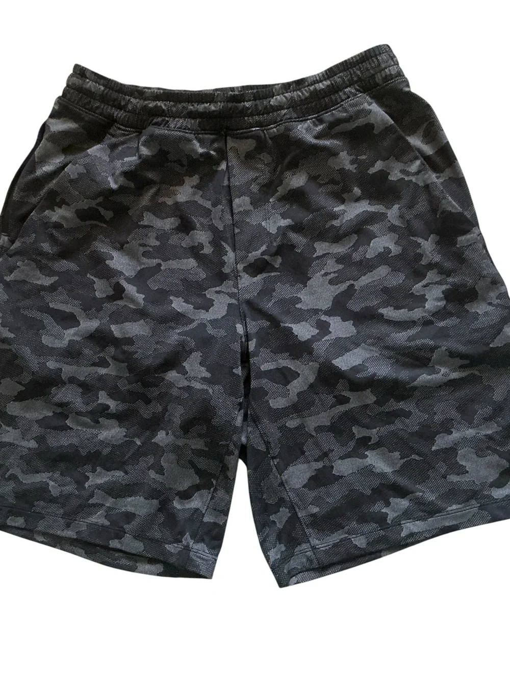 Lululemon Mens pace breaker 9” lined shorts men’s medium variegated mesh camo